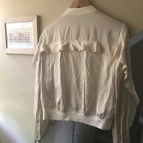 Lightweight BCBG silk jacket - Picture 3 of 3